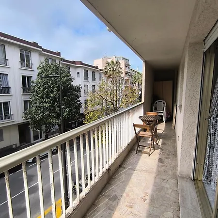 Charme De La Διαμέρισμα Αντίμπ